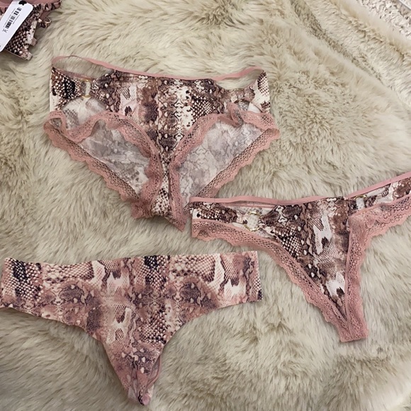 Lasenza bra & 3 panties - Picture 4 of 5